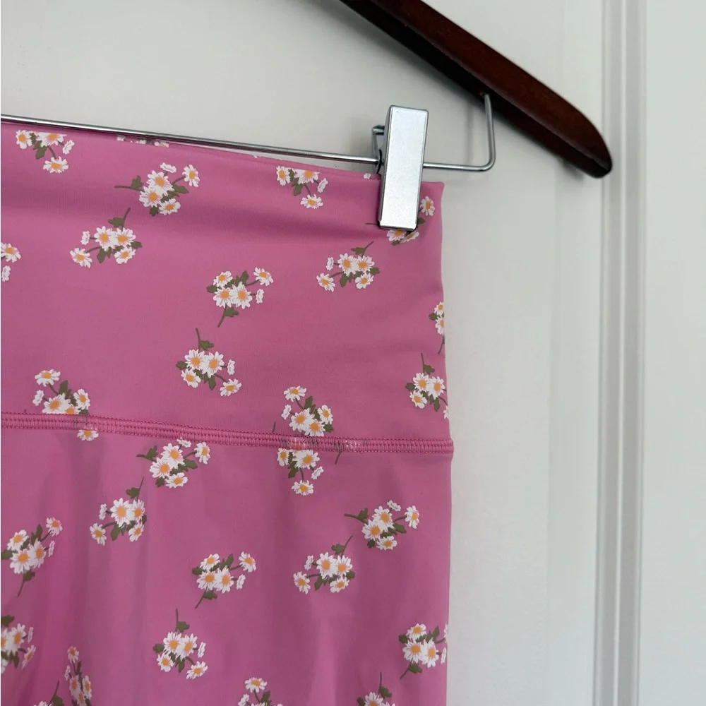 NEW Aerie Pink Floral Women's biker shorts size Small